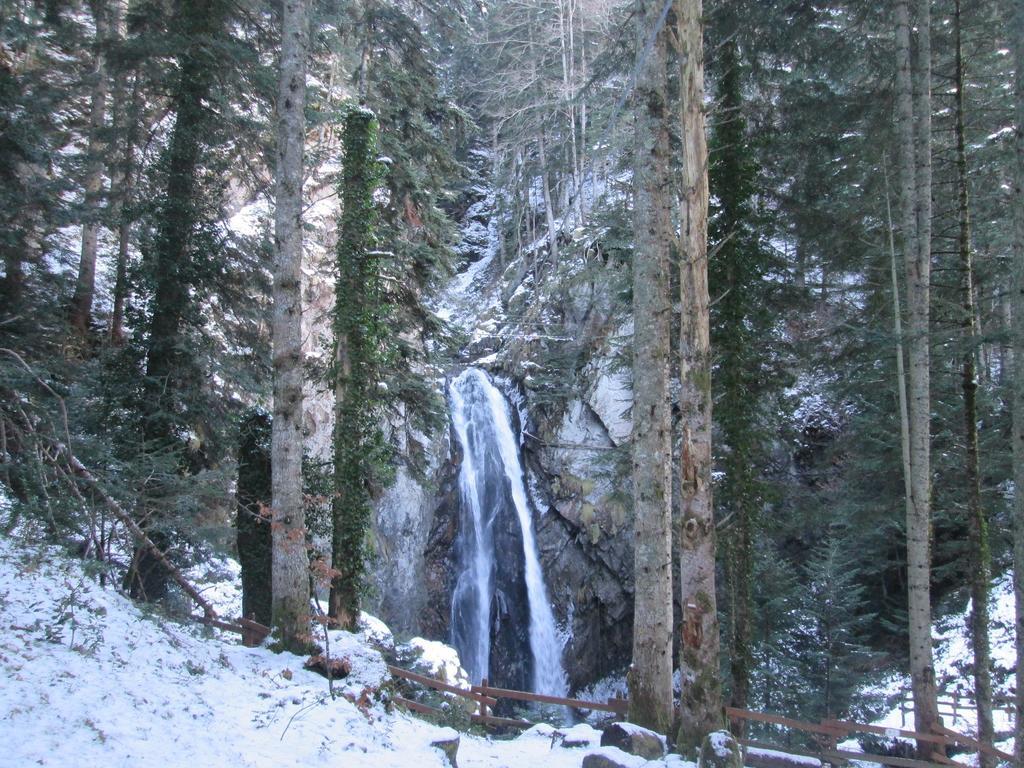 Gite Auberge Les Cascades La Mongie Eksteriør billede